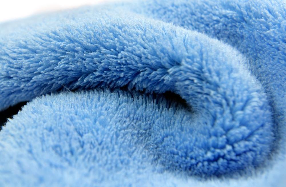 Edgeless microfibre cleaning cloths